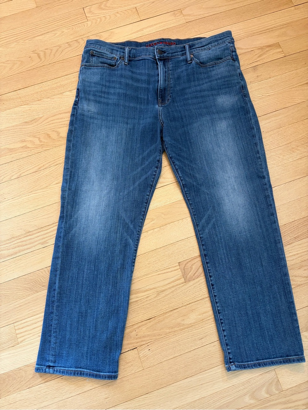 Lucky Men’s 363 Vintage Straight size 38x30 jeans